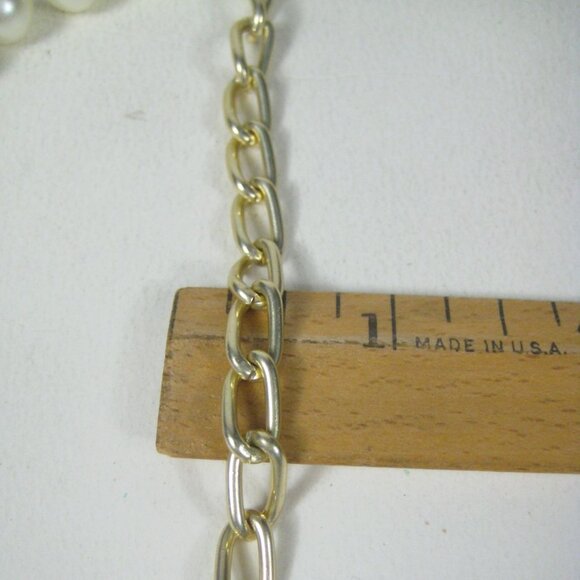 Vintage 1990 Triple Strand Faux Pearl Necklace Gold Tone Chain Adjustable Hong K - Picture 4 of 9